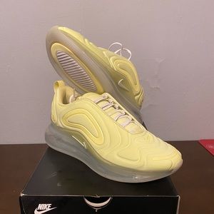 NIKE AIR MAXX 720 SE